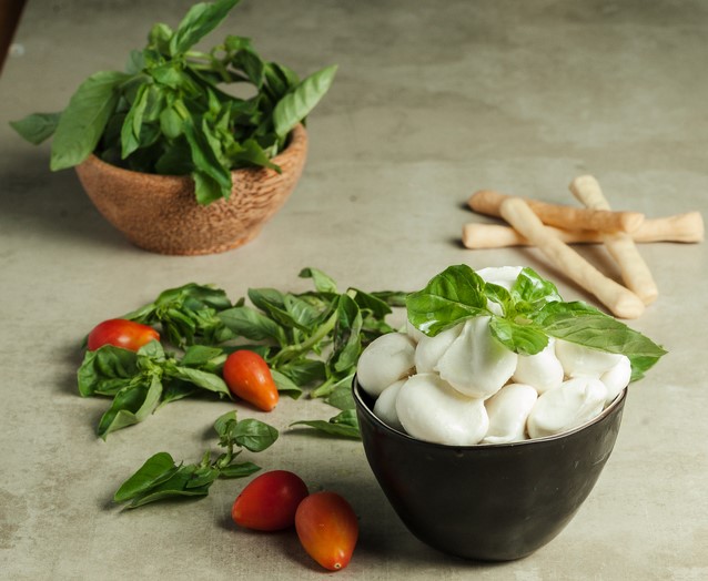 Mini Mozzarella—Cow Bocconcini